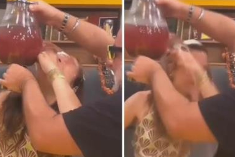 Aslı Bekiroğlu'nun Skandali Ifsa Sosyal Medya TikTok ve X Twitter'da Viral Olan Videosu, Tuvalette Verdiği Garip Poz