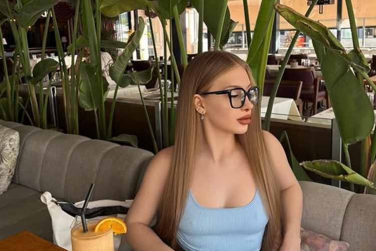 Video Esra Rabia Unal Başörtüsünü Çıkaran Viral Esra Rabi Fenomeni Psikolojik Rahatsızlığı Olduğunu Açıkladı