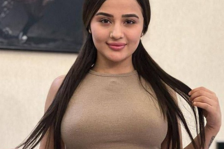 Vi̇deo Izle Melek Azad Ifsa Son Zamanlarda Süper Viral Olan Önemli Bir Tiktok Yıldızı, Bunu Kontrol Edin