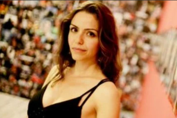Karolin Fişekçi Kimdir, Interneti Sallayan Kadın: En Son Haberlerini Aşağıda Inceleyin