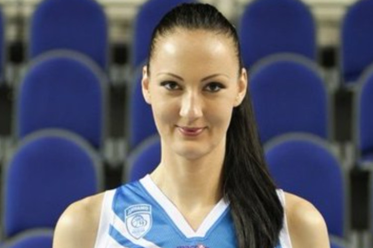 Video Bağlantısı Yekaterina Lisina, Hinduizme Geçen Eski Rus Milli Basketbol Takımı Oyuncusu