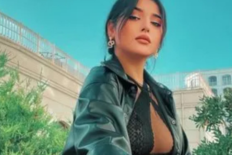 Sarem Uysal'in Li̇nk Vi̇deosu OnlyFans'in Çok Ünlü Bi̇r İçeri̇k Yaraticisi, Kli̇bi̇ni̇ Aşağida İzleyi̇n