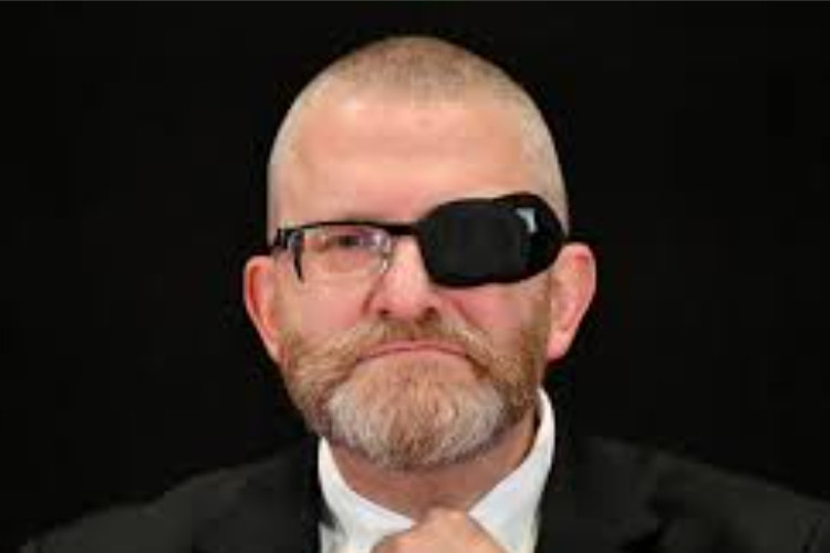 Czemu Braun Ma Opaske Na Oku, Işte Nedenleri Açıkladı, Bir Göz Atın! 